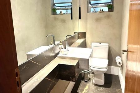 Casa à venda com 150m², 4 quartos e 4 vagas