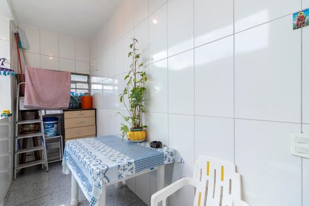 Casa à venda com 252m², 4 quartos e sem vagaÁrea de Serviço