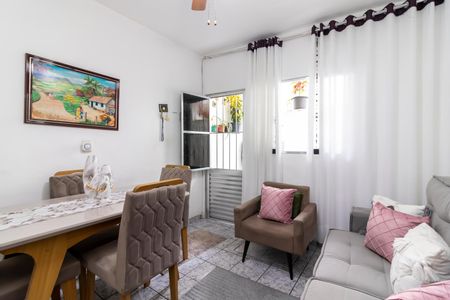 Casa à venda com 252m², 4 quartos e sem vagaSala