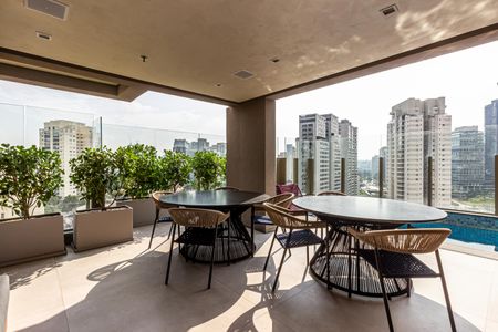 Studio para alugar com 24m², 1 quarto e sem vaga Studio para alugar com 24m², 1 quarto e sem vagaÁrea comum - Piscina