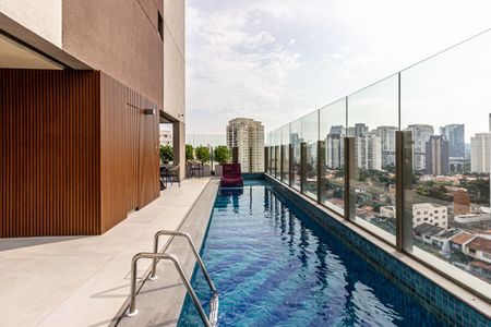 Studio para alugar com 24m², 1 quarto e sem vaga Studio para alugar com 24m², 1 quarto e sem vagaÁrea comum - Piscina