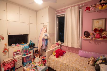 Apartamento à venda com 96m², 3 quartos e 2 vagasQuarto 2