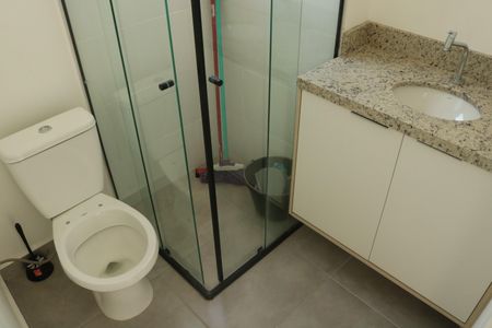 Banheiro de kitnet/studio à venda com 1 quarto, 33m² em Pompeia, São Paulo