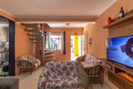 Casa à venda com 121m², 2 quartos e 3 vagas Casa à venda com 121m², 2 quartos e 3 vagasSala