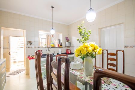 Casa à venda com 180m², 3 quartos e 3 vagas Casa à venda com 180m², 3 quartos e 3 vagasCozinha