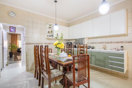 Casa à venda com 180m², 3 quartos e 3 vagas Casa à venda com 180m², 3 quartos e 3 vagasCozinha