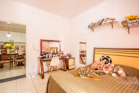 Casa à venda com 180m², 3 quartos e 3 vagas Casa à venda com 180m², 3 quartos e 3 vagasQuarto 3