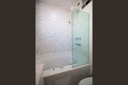 Apartamento à venda com 65m², 2 quartos e sem vaga Apartamento à venda com 65m², 2 quartos e sem vagaBanheiro Suíte