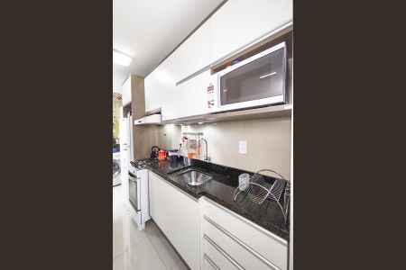 Apartamento à venda com 58m², 2 quartos e 1 vaga Apartamento à venda com 58m², 2 quartos e 1 vagaCozinha e Área de Serviço