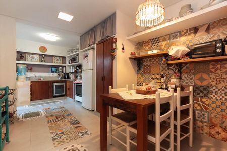 Casa à venda com 240m², 4 quartos e 3 vagas Casa à venda com 240m², 4 quartos e 3 vagasFoto 17