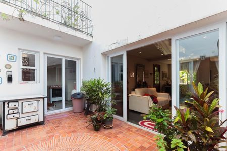 Casa à venda com 240m², 4 quartos e 3 vagas Casa à venda com 240m², 4 quartos e 3 vagasFoto 44