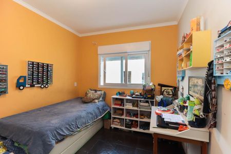 Casa à venda com 240m², 4 quartos e 3 vagas Casa à venda com 240m², 4 quartos e 3 vagasFoto 03