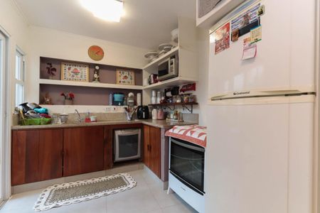 Casa à venda com 240m², 4 quartos e 3 vagas Casa à venda com 240m², 4 quartos e 3 vagasFoto 13