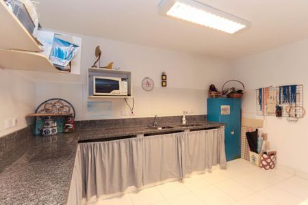 Casa à venda com 240m², 4 quartos e 3 vagas Casa à venda com 240m², 4 quartos e 3 vagasFoto 07