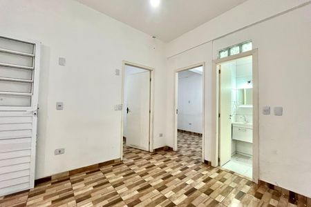Casa para alugar com 50m², 2 quartos e sem vaga Casa para alugar com 50m², 2 quartos e sem vagaSala