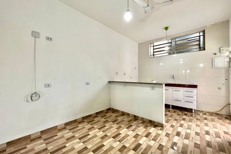Casa para alugar com 50m², 2 quartos e sem vaga Casa para alugar com 50m², 2 quartos e sem vagaSala