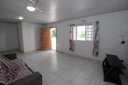 Casa à venda com 140m², 3 quartos e sem vagaSuíte