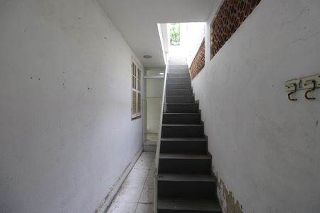 Casa à venda com 140m², 3 quartos e sem vagaEscada