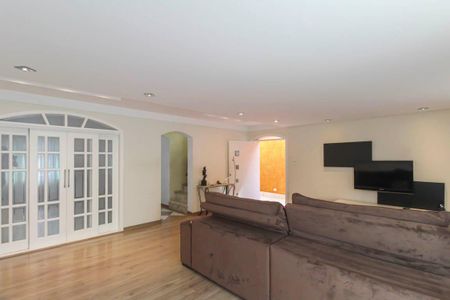 Casa à venda com 240m², 4 quartos e 2 vagasSala