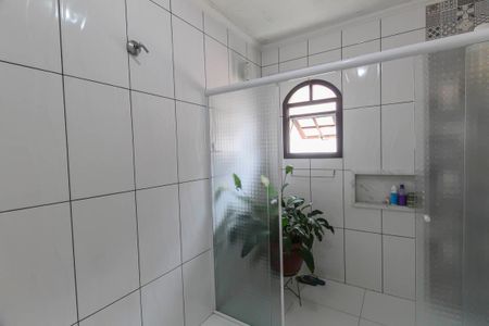Casa à venda com 240m², 4 quartos e 2 vagasBanheiro da Suíte