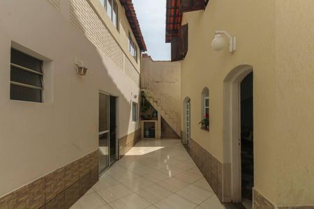 Casa à venda com 240m², 4 quartos e 2 vagasQuintal