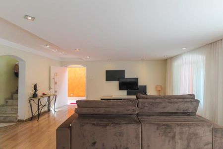 Casa à venda com 240m², 4 quartos e 2 vagasSala