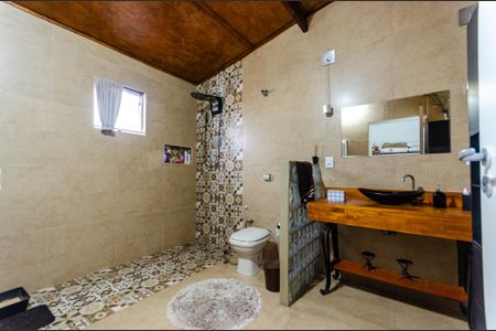 Casa à venda com 200m², 3 quartos e 2 vagas Casa à venda com 200m², 3 quartos e 2 vagasSuíte - Banheiro