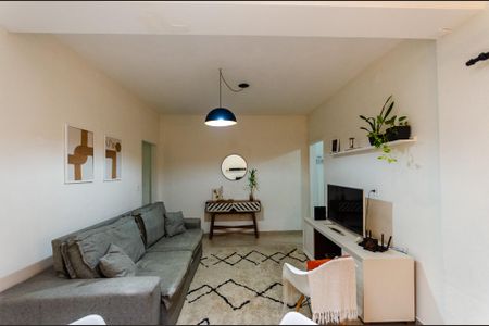 Casa à venda com 200m², 3 quartos e 2 vagas Casa à venda com 200m², 3 quartos e 2 vagasSala