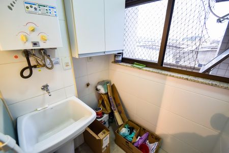 Apartamento à venda com 79m², 3 quartos e 1 vagaÁrea de Serviço