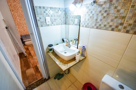 Casa para alugar com 110m², 2 quartos e sem vaga Casa para alugar com 110m², 2 quartos e sem vagaBanheiro Suíte 2