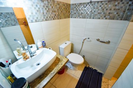 Casa para alugar com 110m², 2 quartos e sem vaga Casa para alugar com 110m², 2 quartos e sem vagaBanheiro Suíte 2
