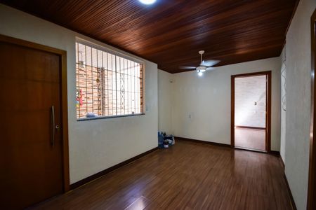 Casa para alugar com 110m², 2 quartos e sem vaga Casa para alugar com 110m², 2 quartos e sem vagaSala