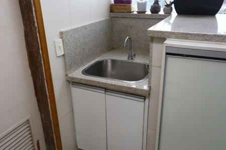 Apartamento à venda com 97m², 3 quartos e 2 vagas Apartamento à venda com 97m², 3 quartos e 2 vagasÁrea de Serviço