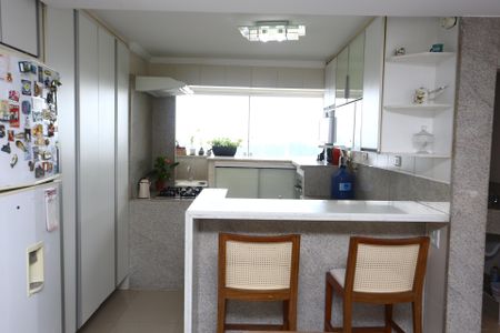 Apartamento à venda com 97m², 3 quartos e 2 vagas Apartamento à venda com 97m², 3 quartos e 2 vagasCozinha