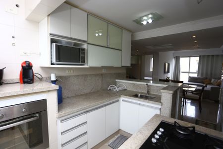 Apartamento à venda com 97m², 3 quartos e 2 vagas Apartamento à venda com 97m², 3 quartos e 2 vagasCozinha