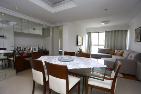 Apartamento à venda com 97m², 3 quartos e 2 vagas Apartamento à venda com 97m², 3 quartos e 2 vagasSala de Jantar