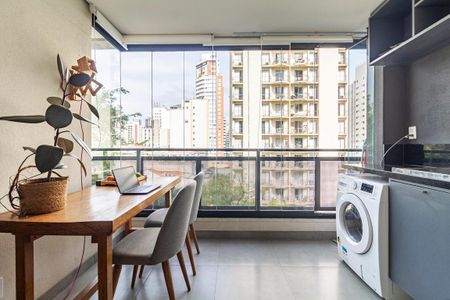 Apartamento à venda com 33m², 1 quarto e 1 vaga Apartamento à venda com 33m², 1 quarto e 1 vagaVaranda