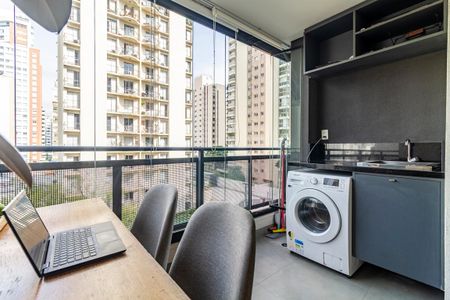 Apartamento à venda com 33m², 1 quarto e 1 vaga Apartamento à venda com 33m², 1 quarto e 1 vagaVaranda