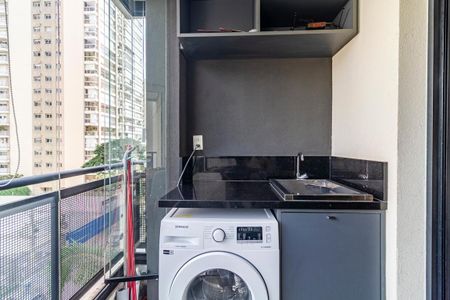 Apartamento à venda com 33m², 1 quarto e 1 vaga Apartamento à venda com 33m², 1 quarto e 1 vagaVaranda