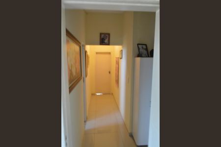 Casa de condomínio à venda com 144m², 3 quartos e sem vagaCorredor