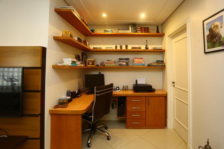 Casa à venda com 447m², 4 quartos e 2 vagas Casa à venda com 447m², 4 quartos e 2 vagasSala Íntima