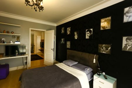 Casa à venda com 447m², 4 quartos e 2 vagas Casa à venda com 447m², 4 quartos e 2 vagasSuíte 3