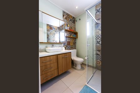 Casa à venda com 447m², 4 quartos e 2 vagas Casa à venda com 447m², 4 quartos e 2 vagasBanheiro da Suíte 4