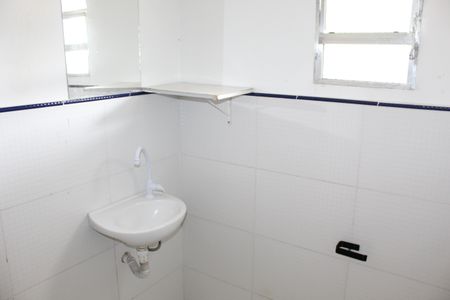 Apartamento para alugar com 65m², 2 quartos e sem vagaBanheiro