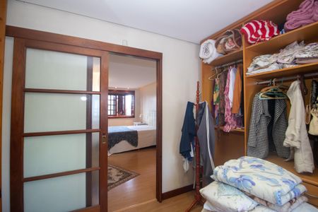 Casa à venda com 394m², 4 quartos e 3 vagasCloset da suíte