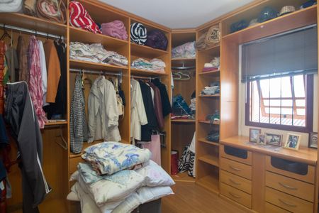 Casa à venda com 394m², 4 quartos e 3 vagasCloset da suíte