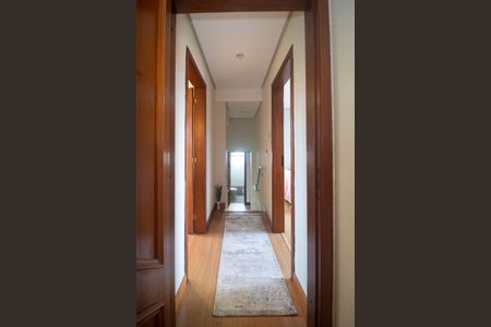 Casa à venda com 394m², 4 quartos e 3 vagasCorredor