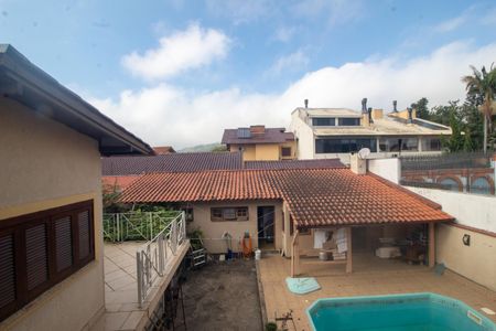Casa à venda com 394m², 4 quartos e 3 vagasVista