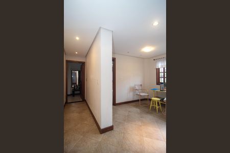 Casa à venda com 394m², 4 quartos e 3 vagasCorredor