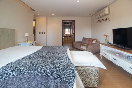 Casa à venda com 394m², 4 quartos e 3 vagasSuíte